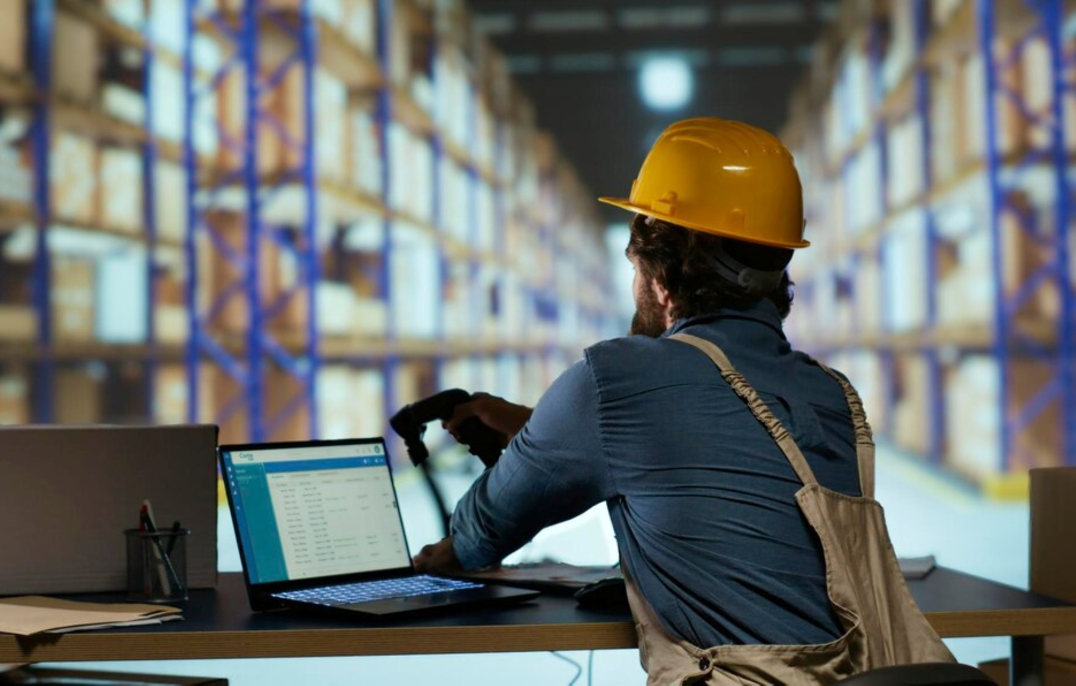 pengelolaan logistik